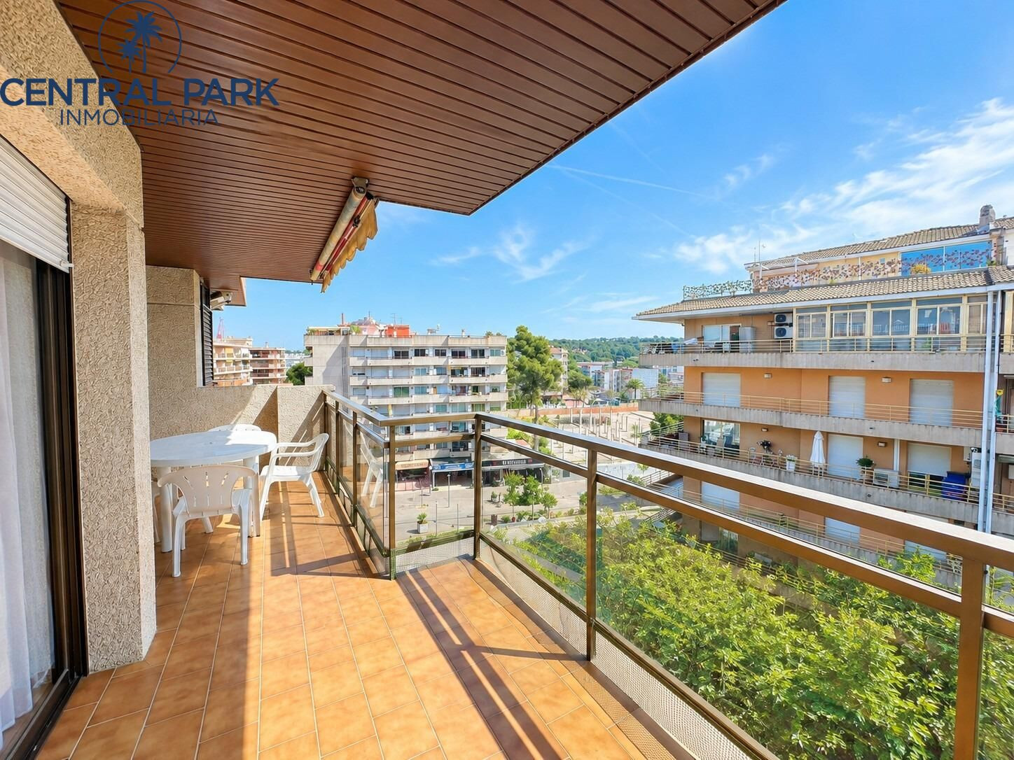 Apartamento en centro junto Playa Capellans y Levante - foto 3
