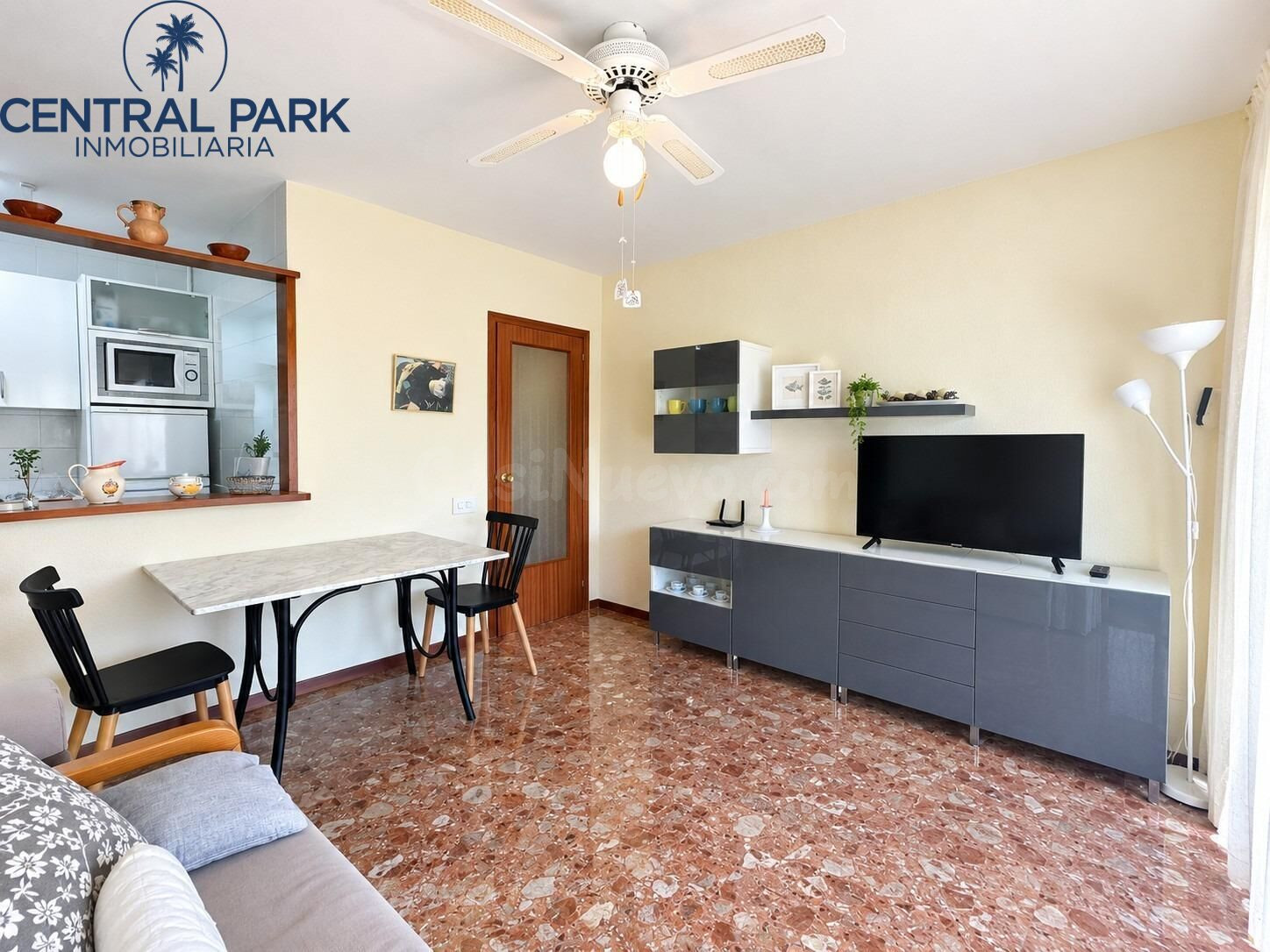 Apartamento en centro junto Playa Capellans y Levante - foto 5
