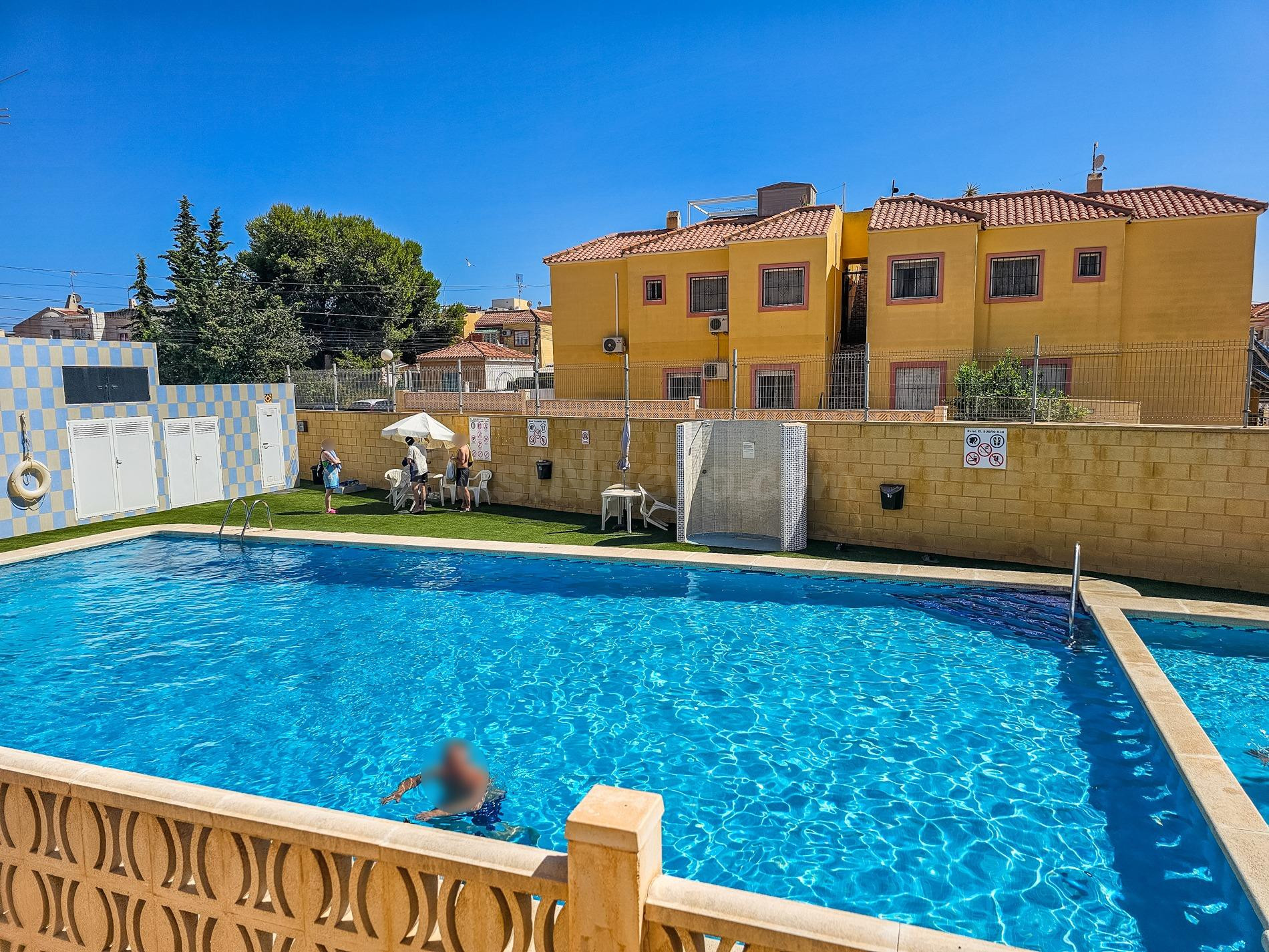 Bungalow Planta Alta con solárium privado y piscina comunita
