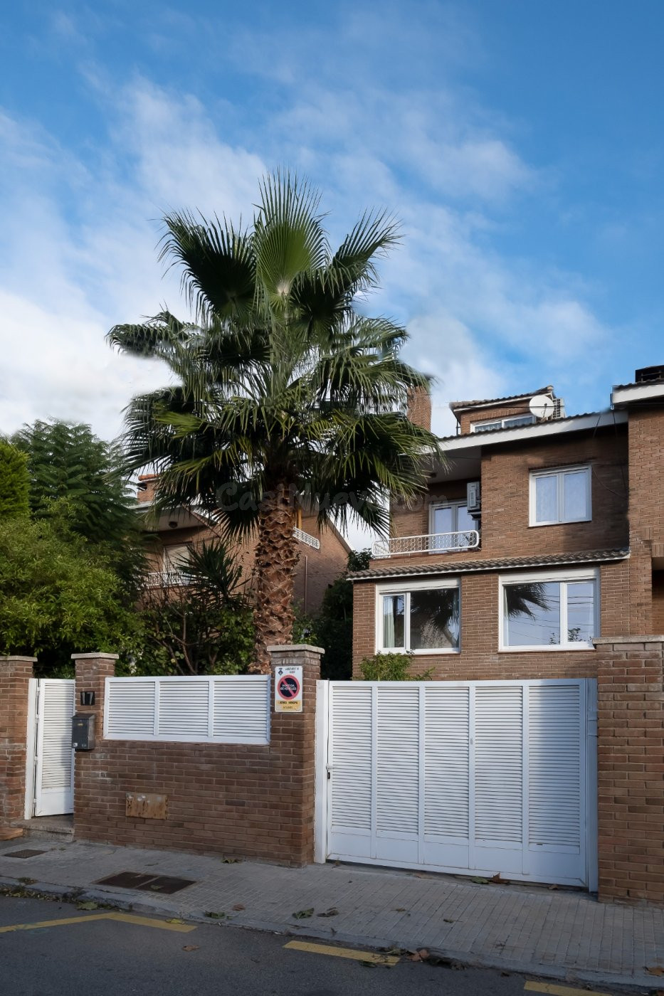 Gran casa en Urb Covamar de 5 hab con garaje de 3 vehículos - foto 3