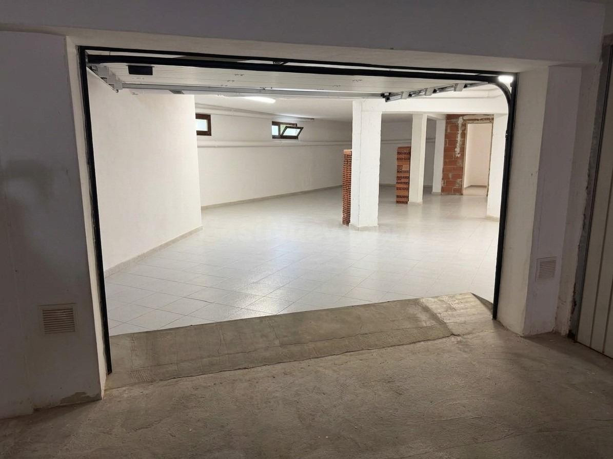 INVERSIÓN EN PLAYA LOS LOCOS – LOCAL DE 107 m2 CON PROYECTO  - foto 2