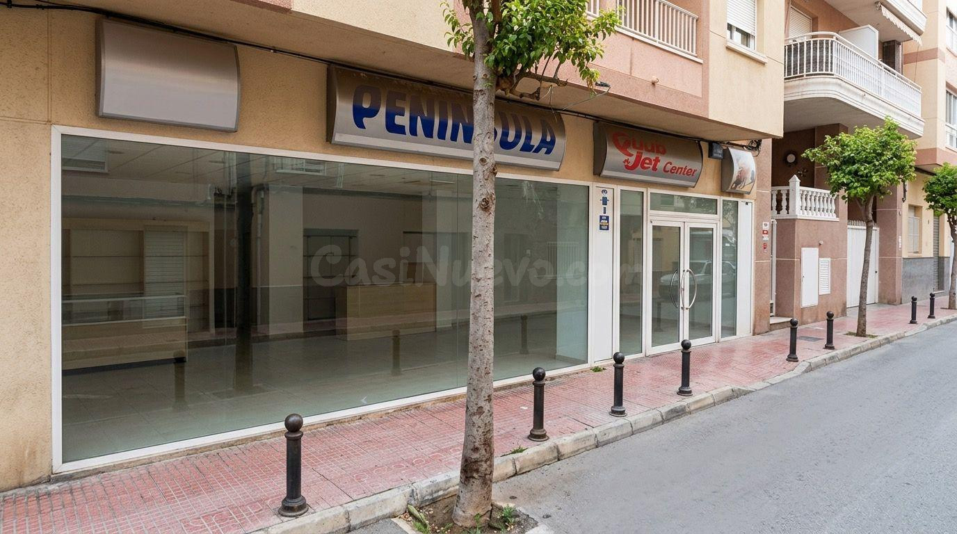 Local Comercial en Ramon Gallud 208