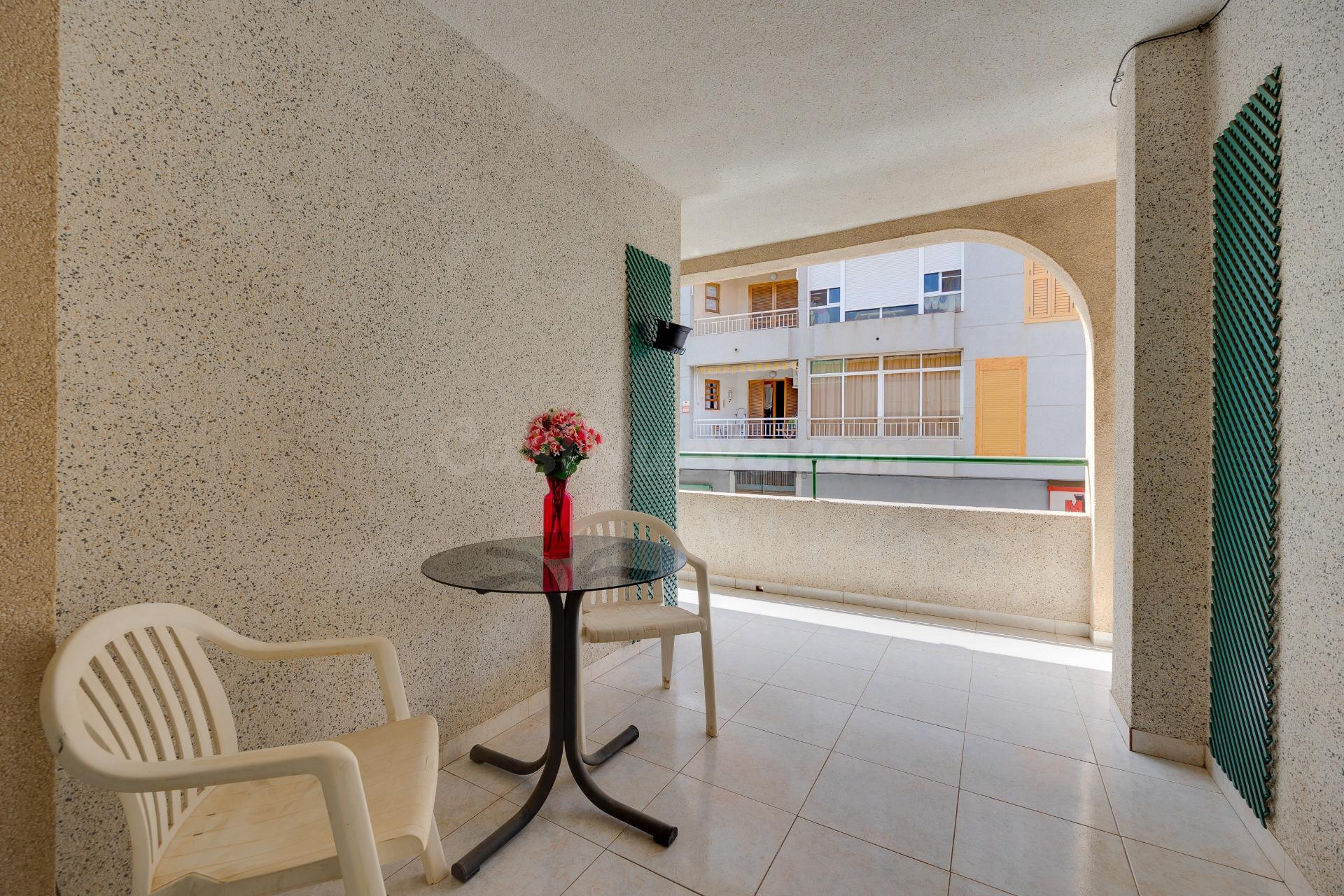 Amplio Apartamento en Acequion, Torrevieja - ¡A solo 250m de - foto 2