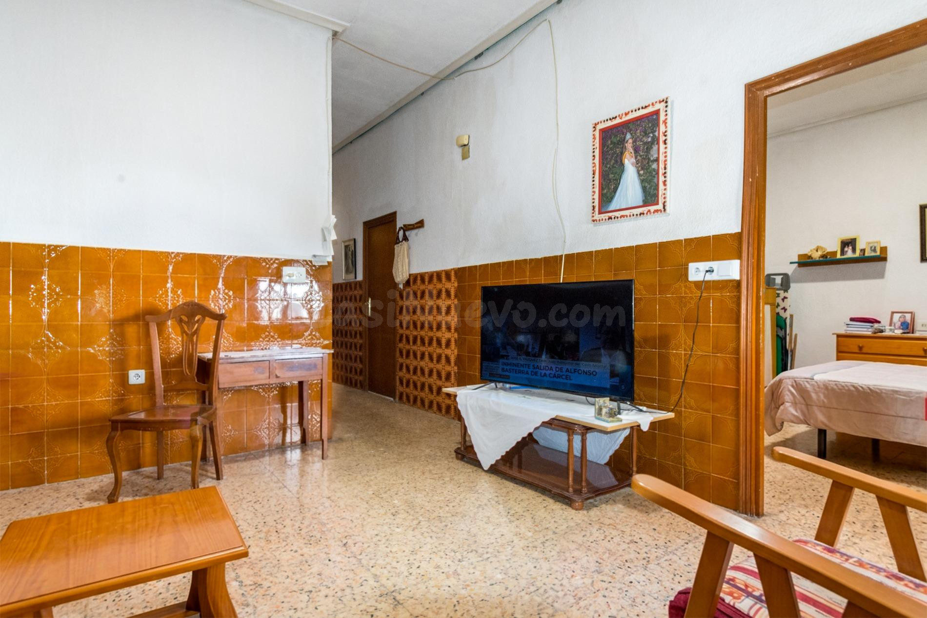 Casa de 271 m2 con solárium y gran garaje/almacén en el cent - foto 4