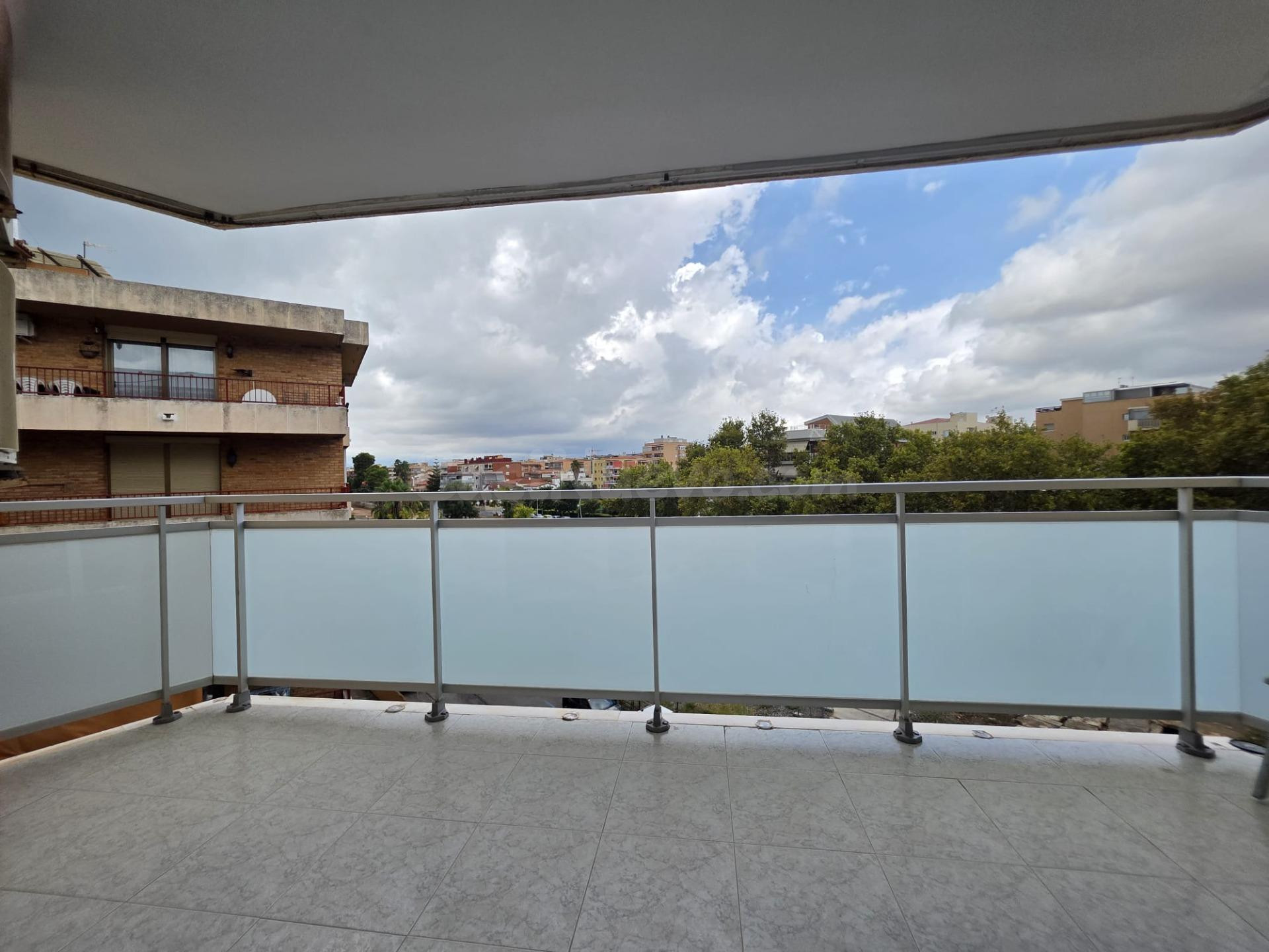 PISE DE 2 habitaciones EN ZONA CENTRO A 200M DE LA PLAYA - foto 5