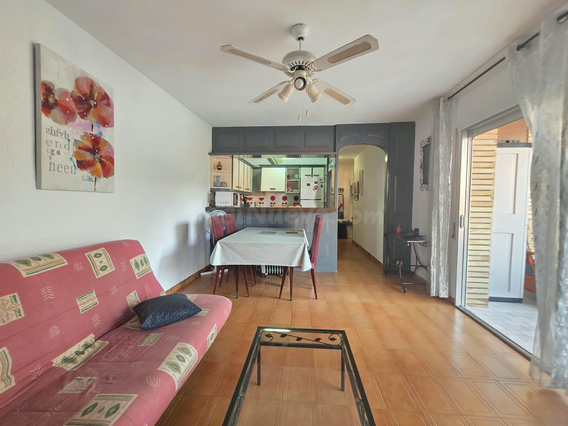 PISO DE 2 habitaciones CON PARKING Y PISCINA A 30M DE LA PLA