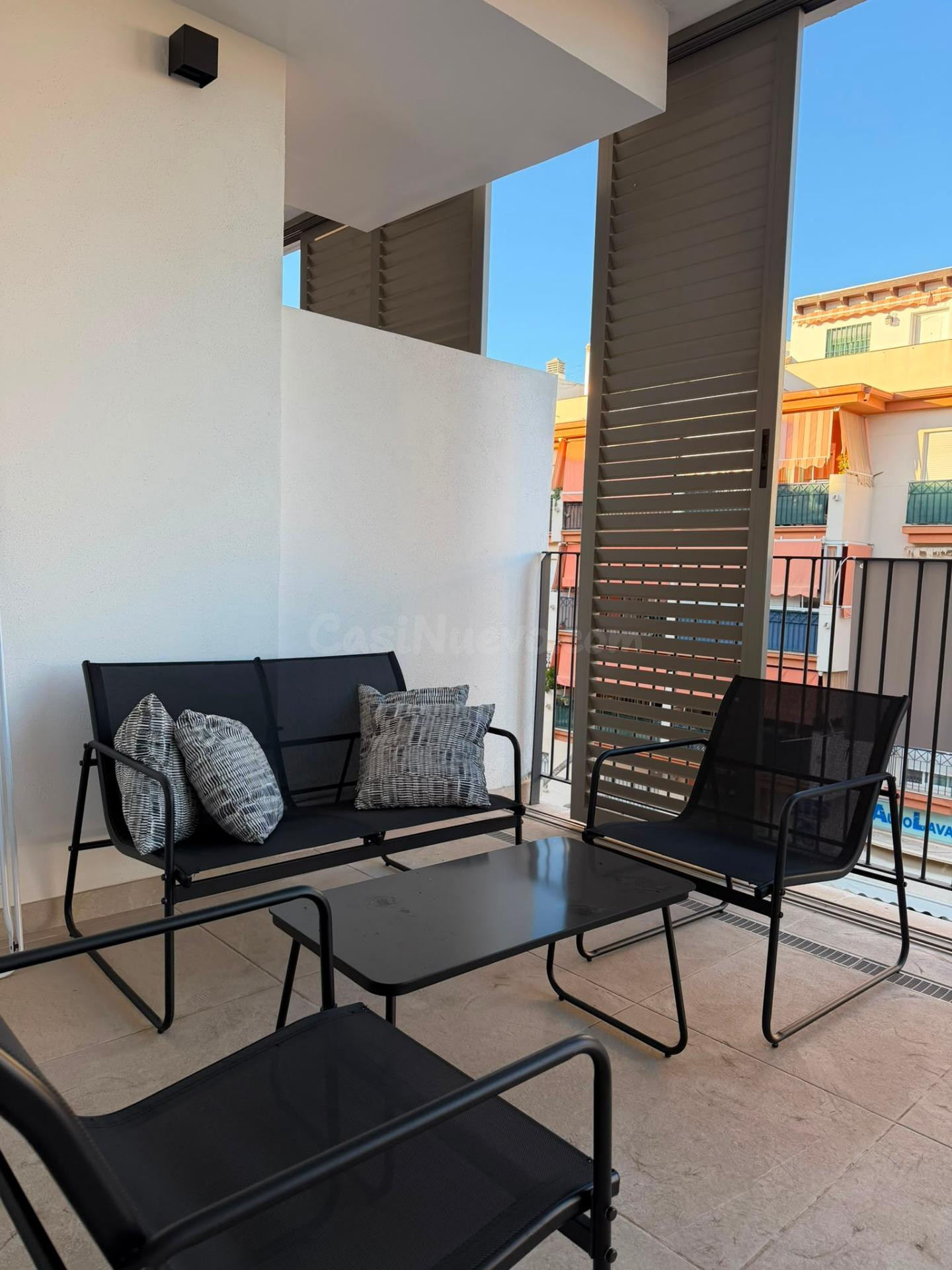 Exclusiva vivienda de diseño moderno en el corazón de Estepo - foto 2