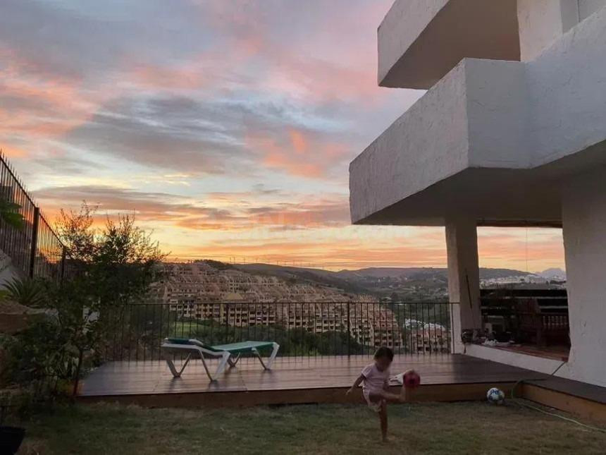 # Exclusivo Oasis Mediterráneo con Jardín Privado cerca del  - foto 3