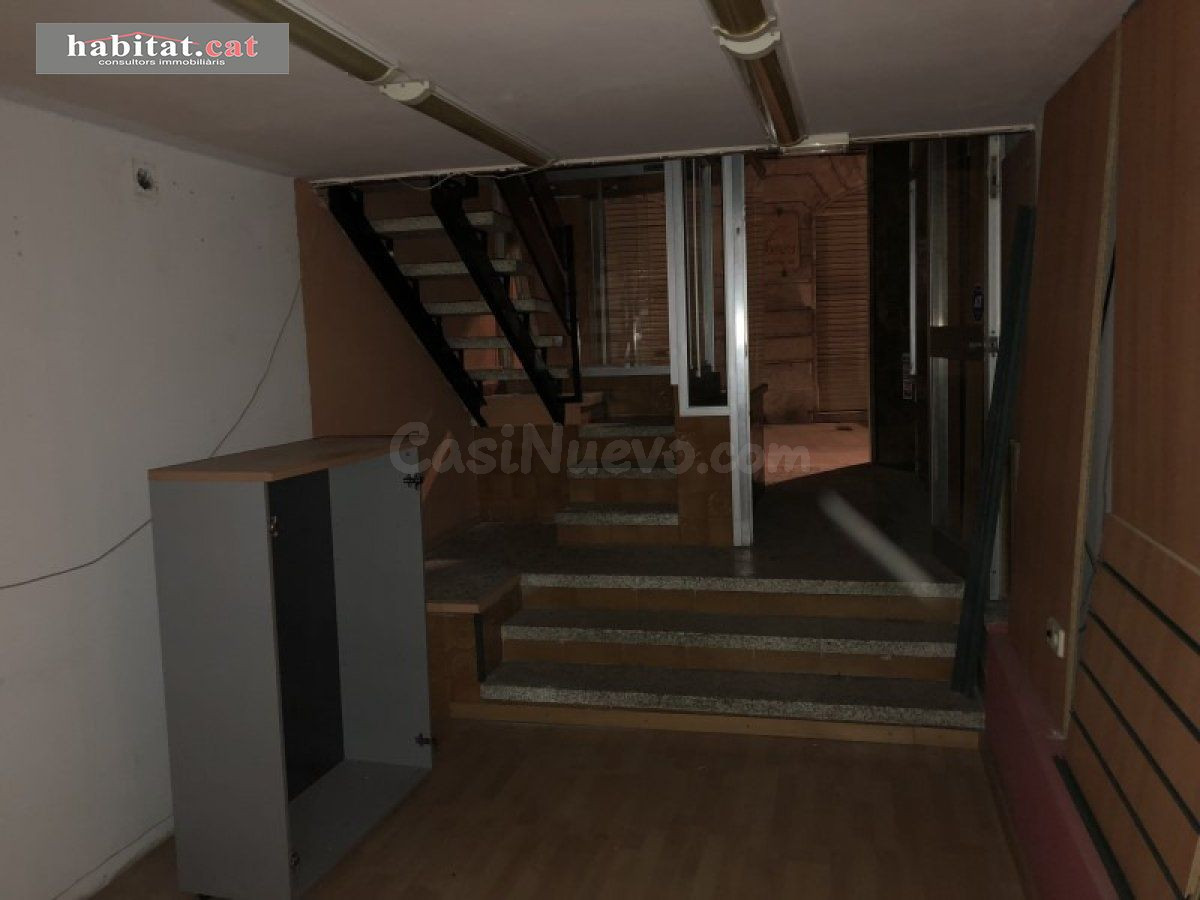 ¡¡ LOCAL COMERCIAL EN VILANOVA I LA GELTRÚ - ZONA CENTRO !! - foto 3