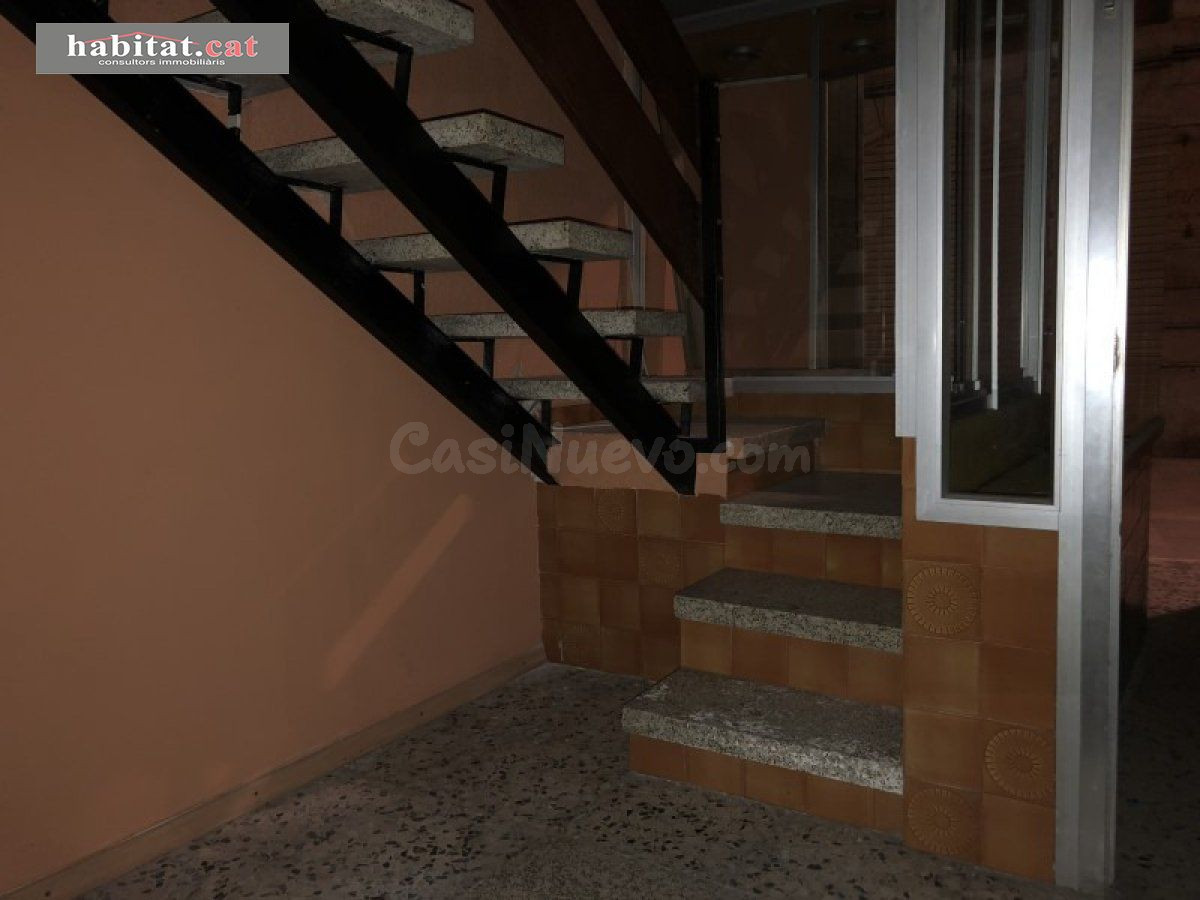 ¡¡ LOCAL COMERCIAL EN VILANOVA I LA GELTRÚ - ZONA CENTRO !! - foto 4