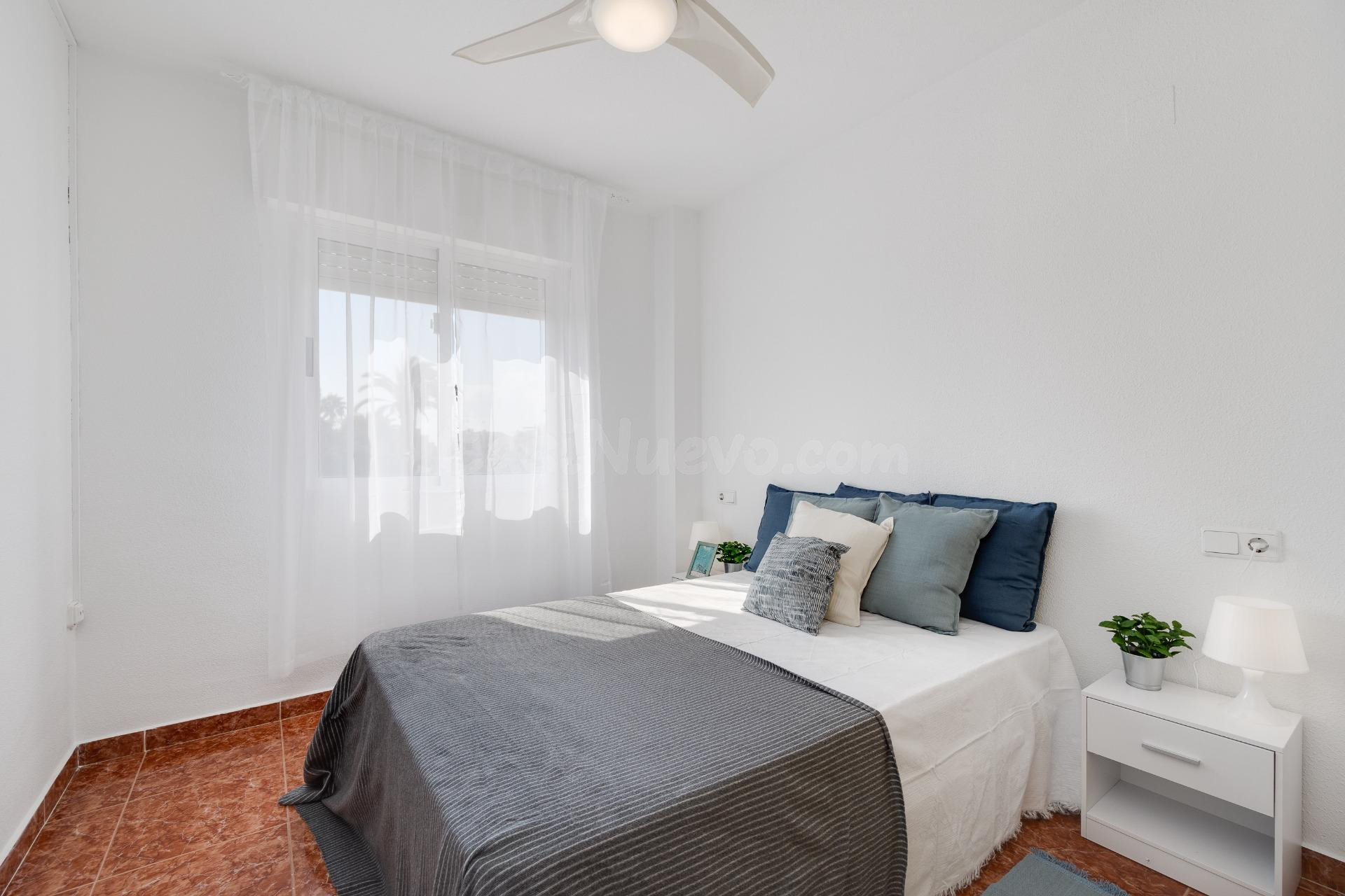 Apartamento de dos dormitorios en residencial con piscina comunitaria - foto 5