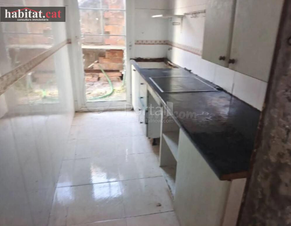 ¡¡ CASA OCUPADA EN VILANOVA -  ZONA MAS GROS !!