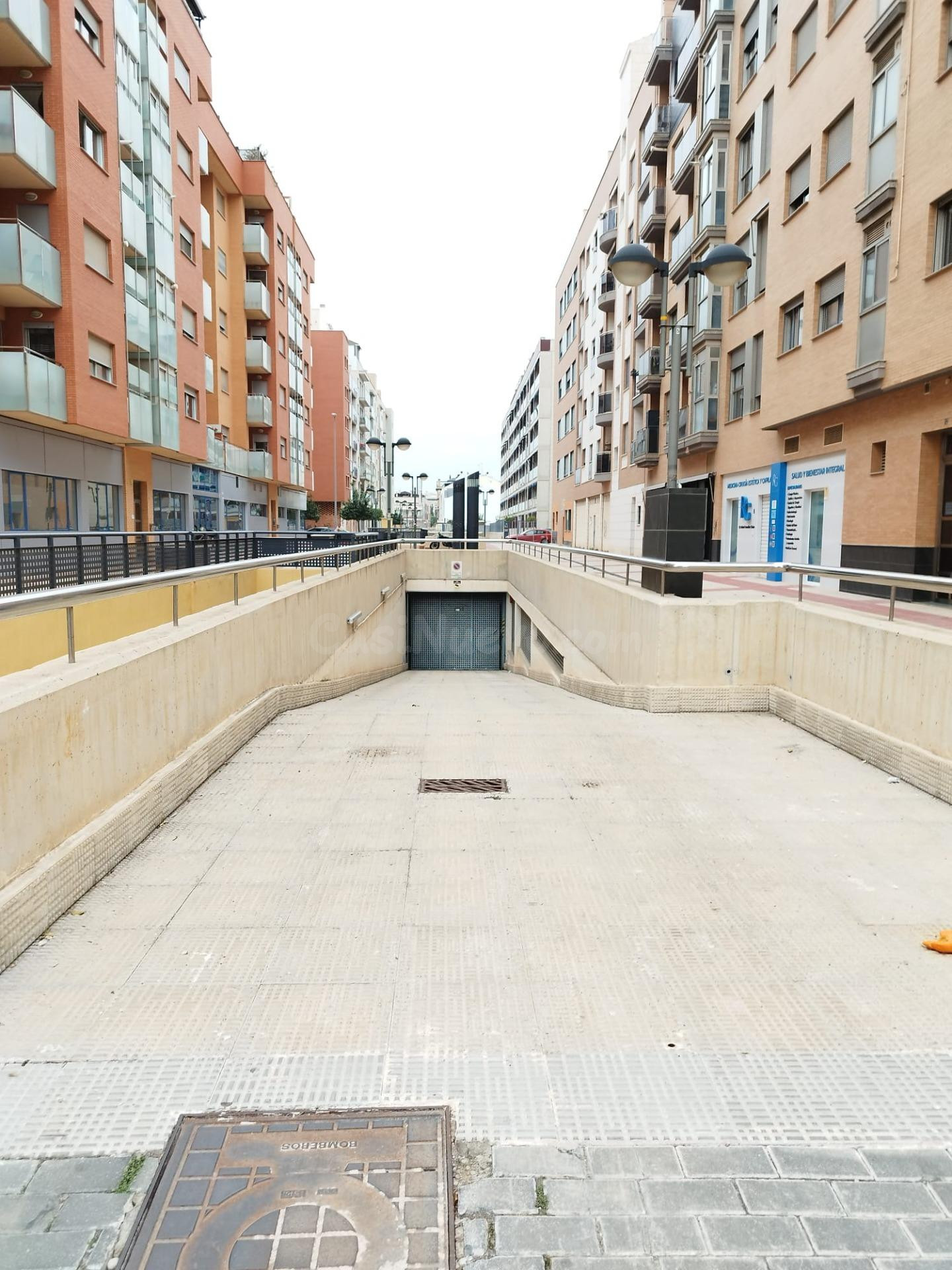 GARAJE EN ALQUILER JUNTO AL SEF - foto 5