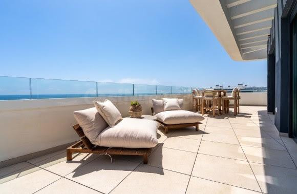 Exclusivo ático frente al mar en Torremolinos – Entrega inme - foto 4