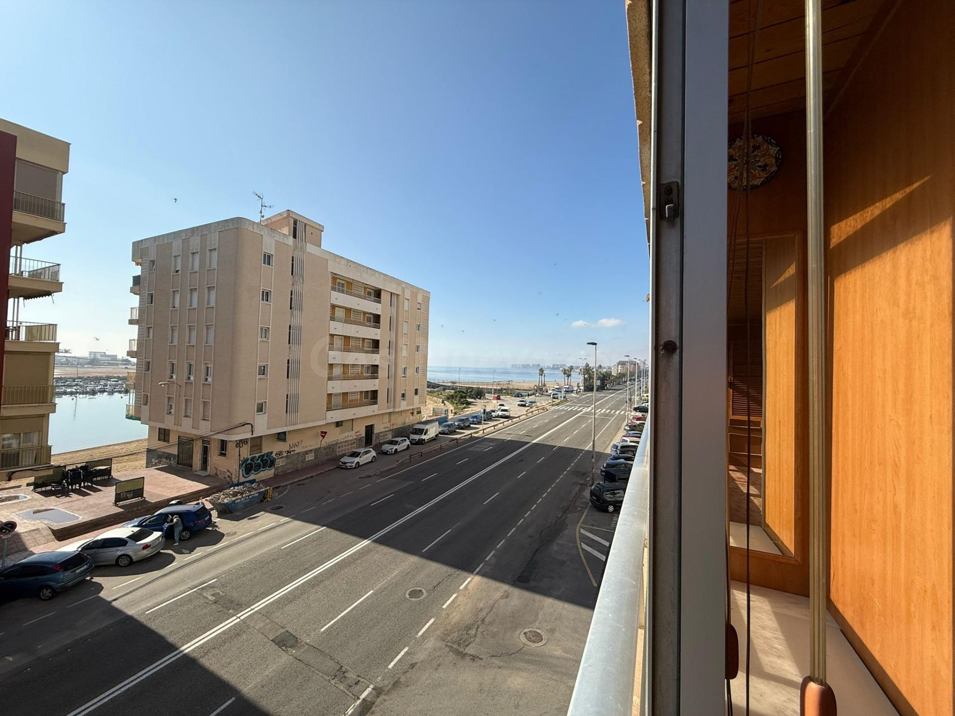 Apartamento con vistas frontales al mar a 10 metros de la Pl - foto 2