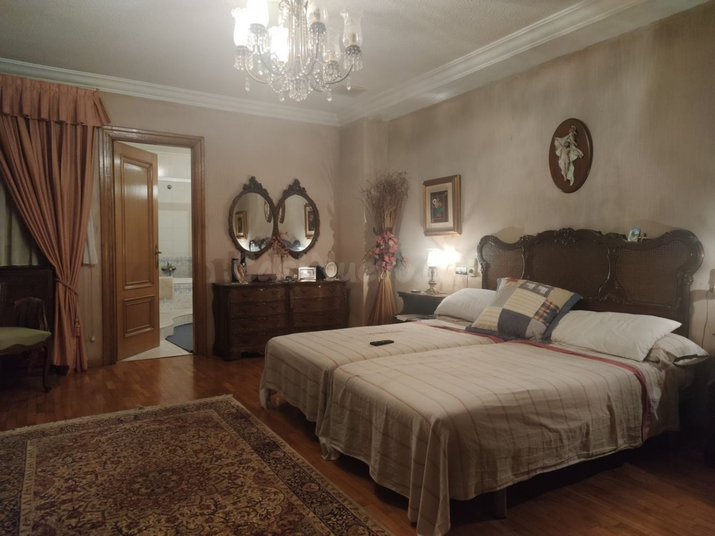 PISO EN EDIFICIO HISTORICO - RAMBLA - 200m2  - TECHOS ALTOS - foto 4