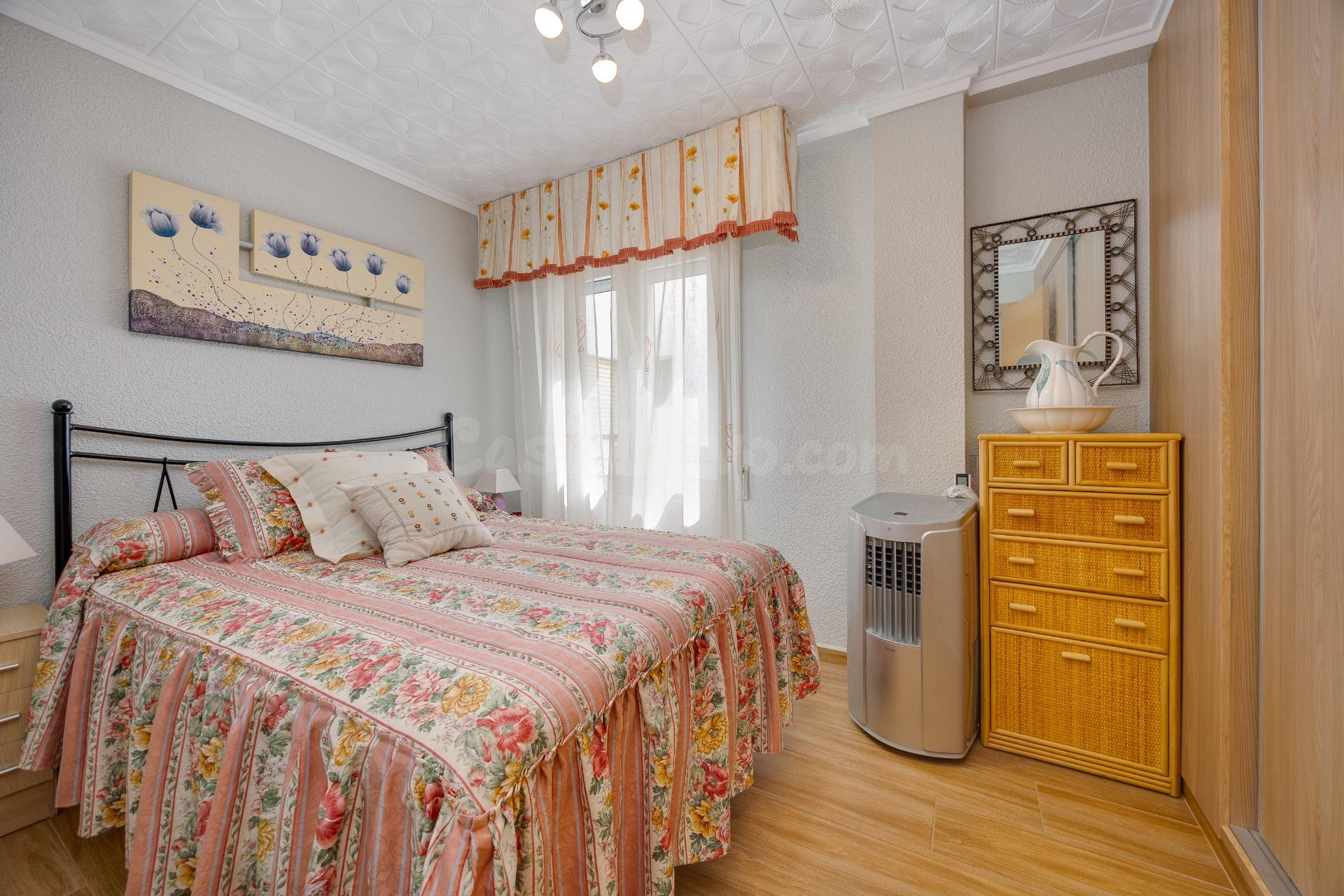 Apartamento reformado de 3 dormitorios y 2 baños a escasos 7 - foto 5