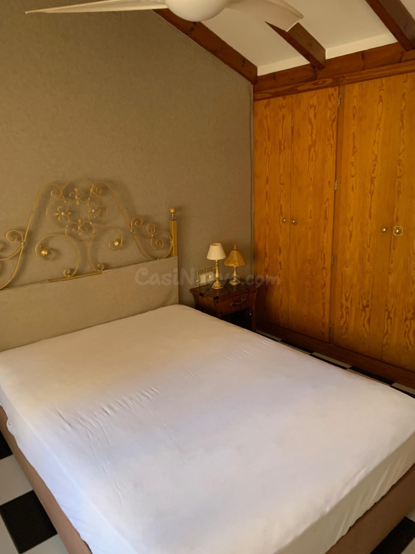 ALQUILER ATICO EN CALLE SAN FERNANDO - 1 habitación - foto 3