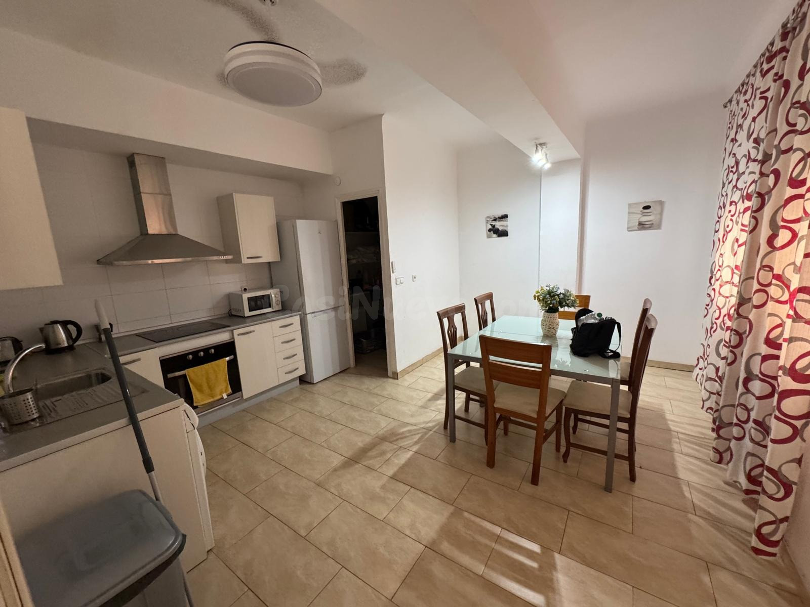 ALQUILER AMPLIO PISO CENTRICO: 5 habitaciones + 2 BAÑOS