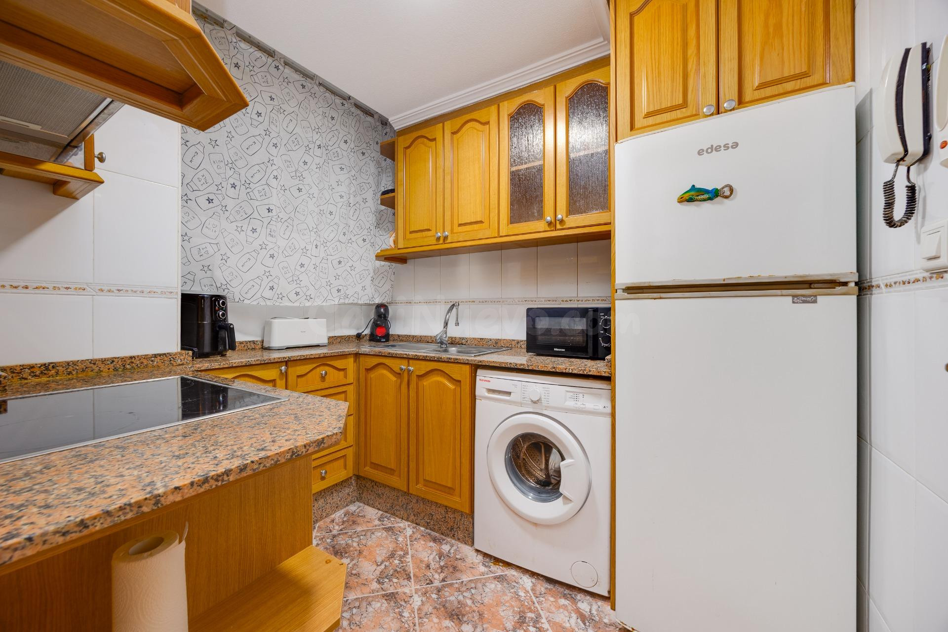 Apartamento de 2 dormitorios en Torrevieja, a 200m de la Pla - foto 2