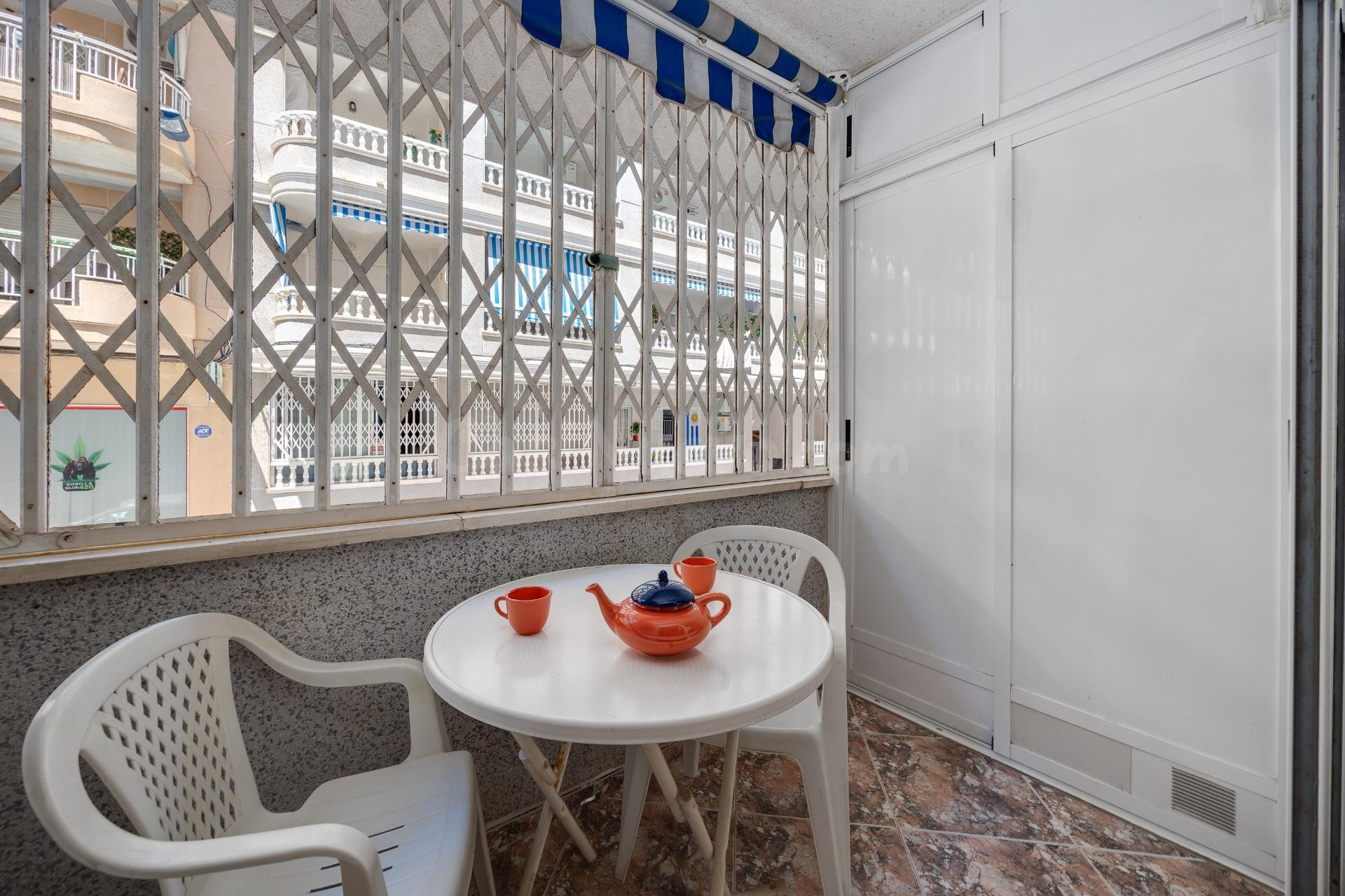 Apartamento de 2 dormitorios en Torrevieja, a 200m de la Pla - foto 4