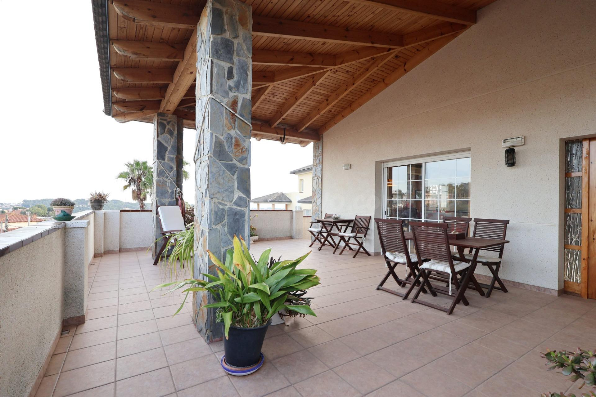 Casa 4 habitaciones 317m² en venta - Mas Trader I - foto 2