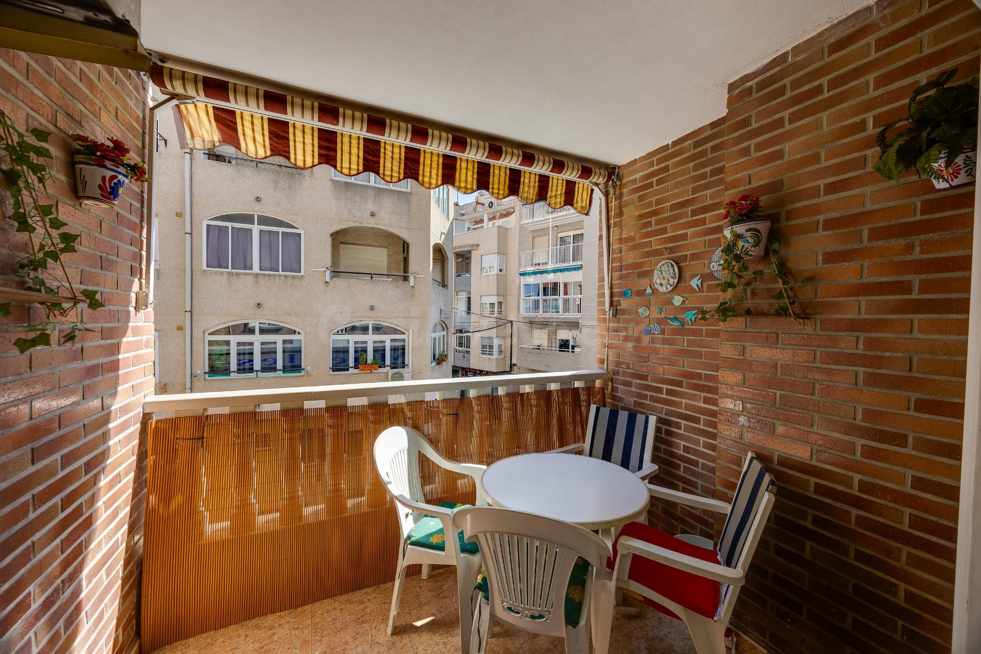 PISO EN TORREVIEJA CERCA DE LA PLAYA DEL CURA - foto 4