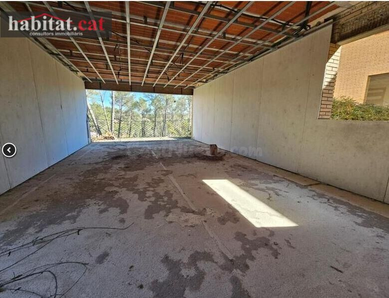 CASA OCUPADA DE OBRA PARADA EN OLIVELLA - CAN SURIA - foto 2