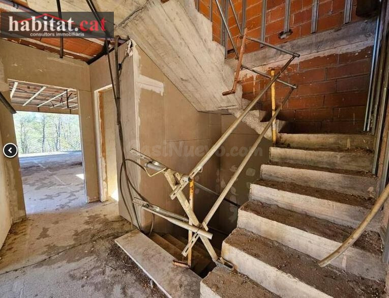 CASA OCUPADA DE OBRA PARADA EN OLIVELLA - CAN SURIA - foto 4