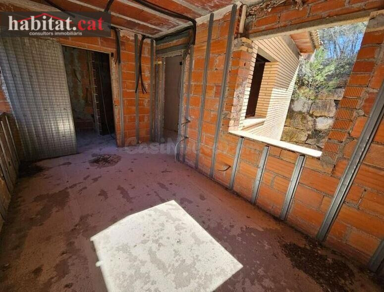 CASA OCUPADA DE OBRA PARADA EN OLIVELLA - CAN SURIA - foto 5