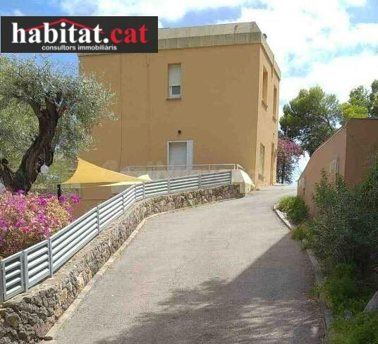 CASA OCUPADA EN LES BOTIGUES DE SITGES