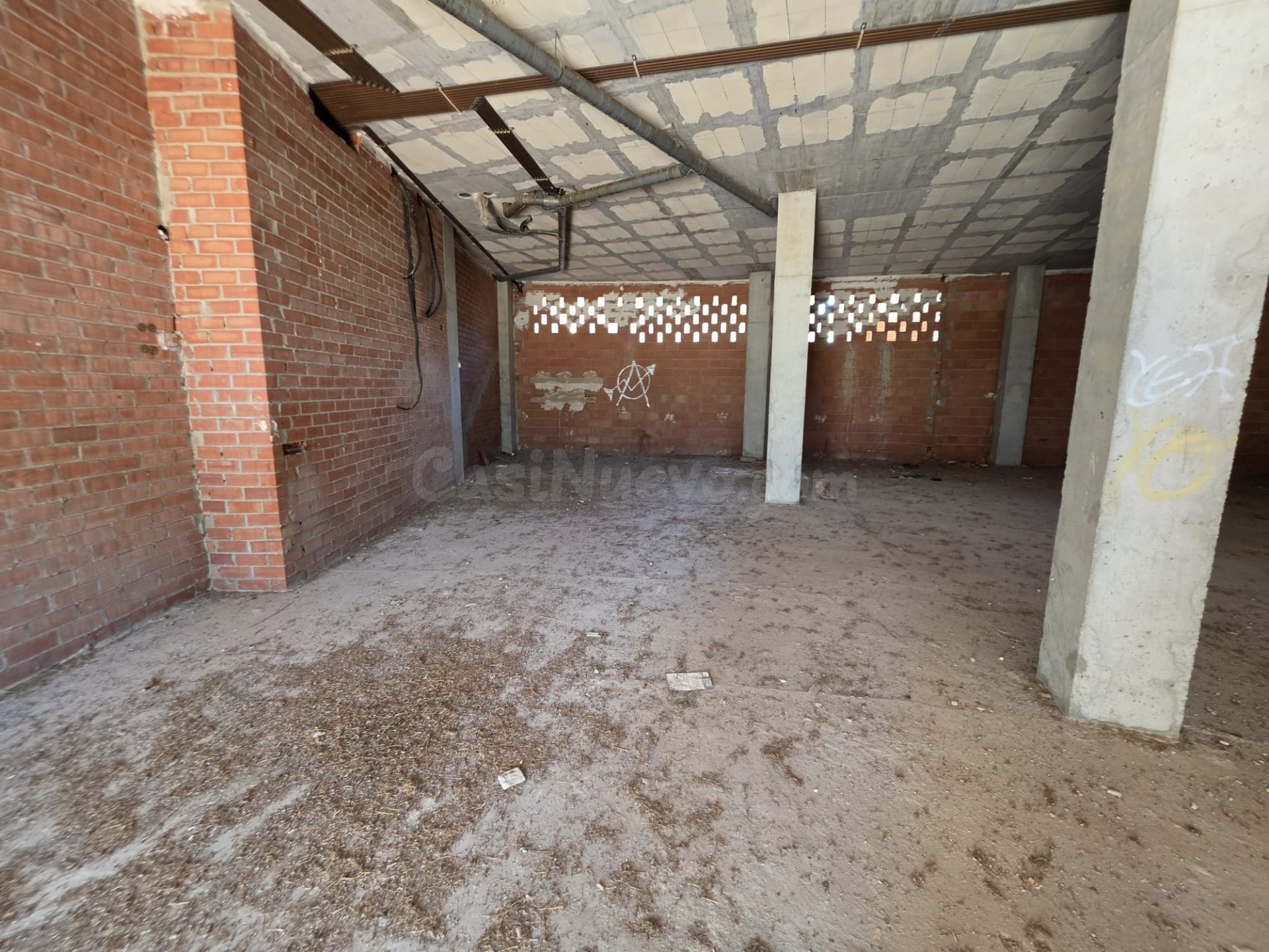 VENTA O ALQUILER DE LOCAL EN JUAN DE BORBÓN - foto 2