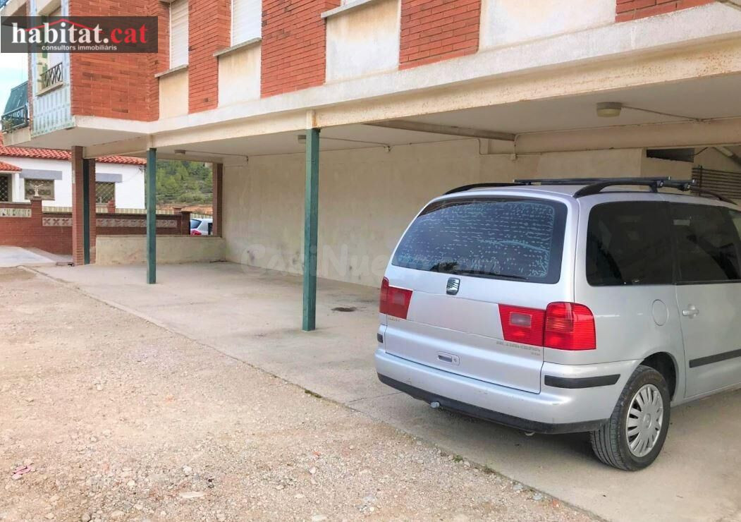 ZONA DE APARCAMIENTO CUBIERTO EN SANT QUINTI DE MEDIONA - foto 2