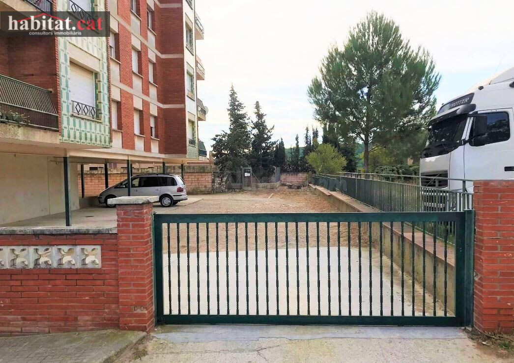 ZONA DE APARCAMIENTO CUBIERTO EN SANT QUINTI DE MEDIONA - foto 3
