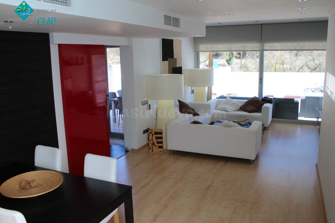 Moderna casa independiente con licencia turística, en la Urb - foto 5