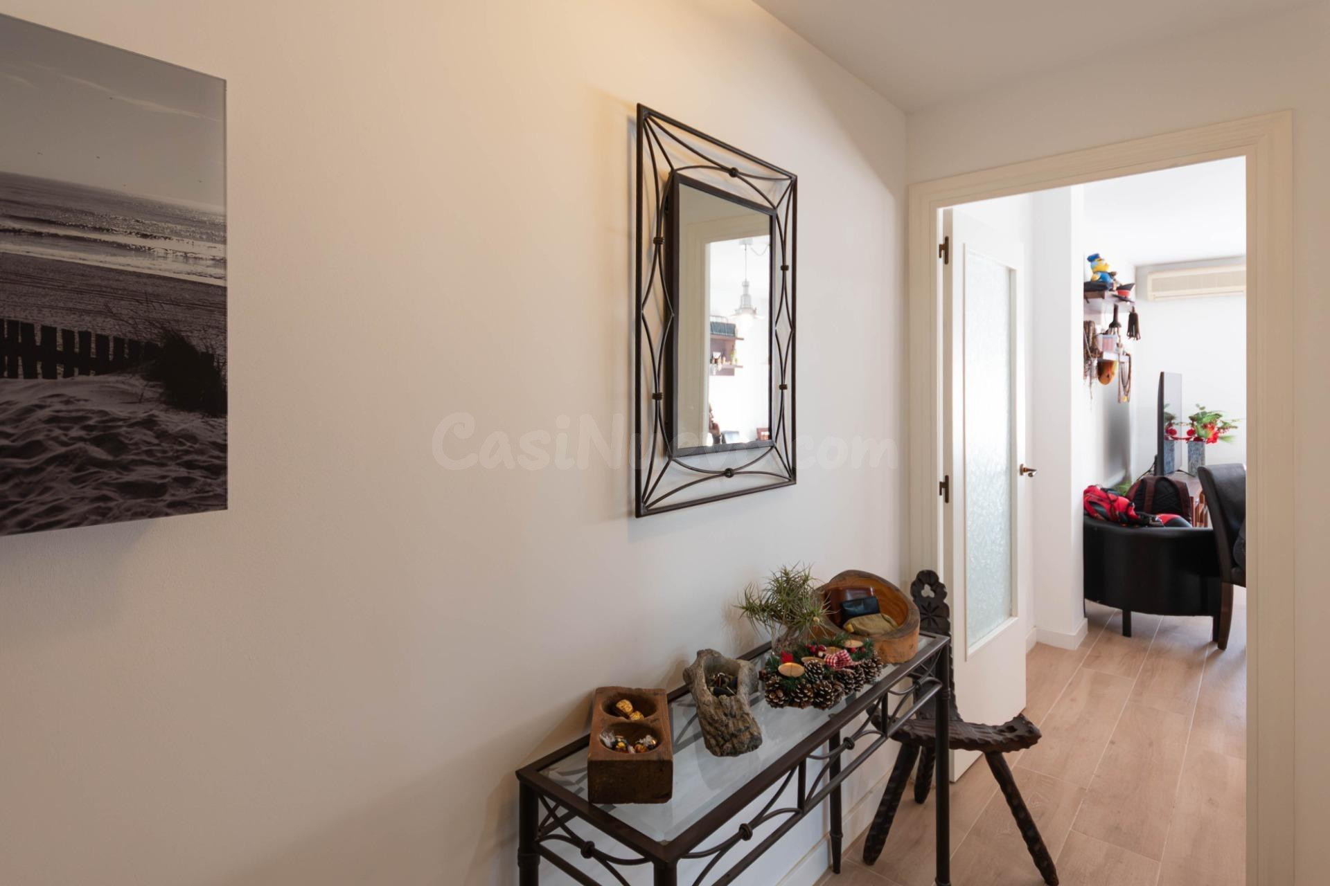 Ático reformado en Cubelles con terraza de 120 m2 - foto 3