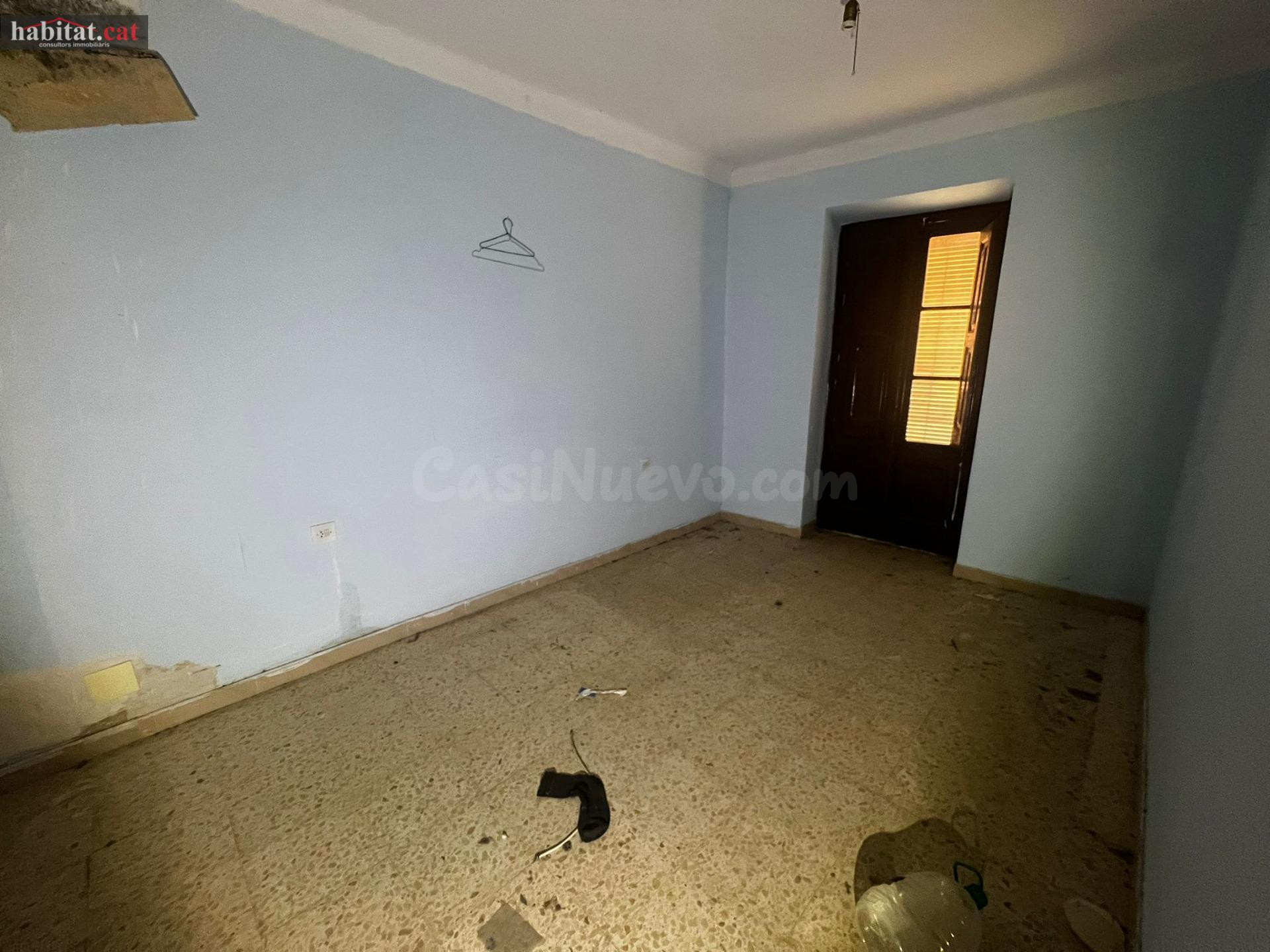 CASA A REHABILITAR - SANT QUINTÍ DE MEDIONA CENTRO