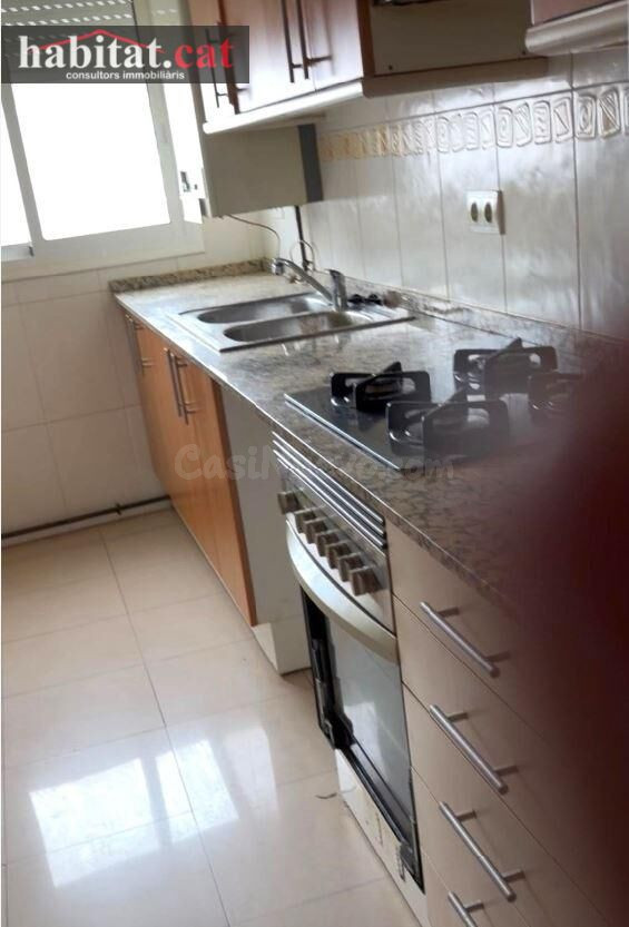 DUPLEX CON PARKING EN TORRELLES DE FOIX - foto 3