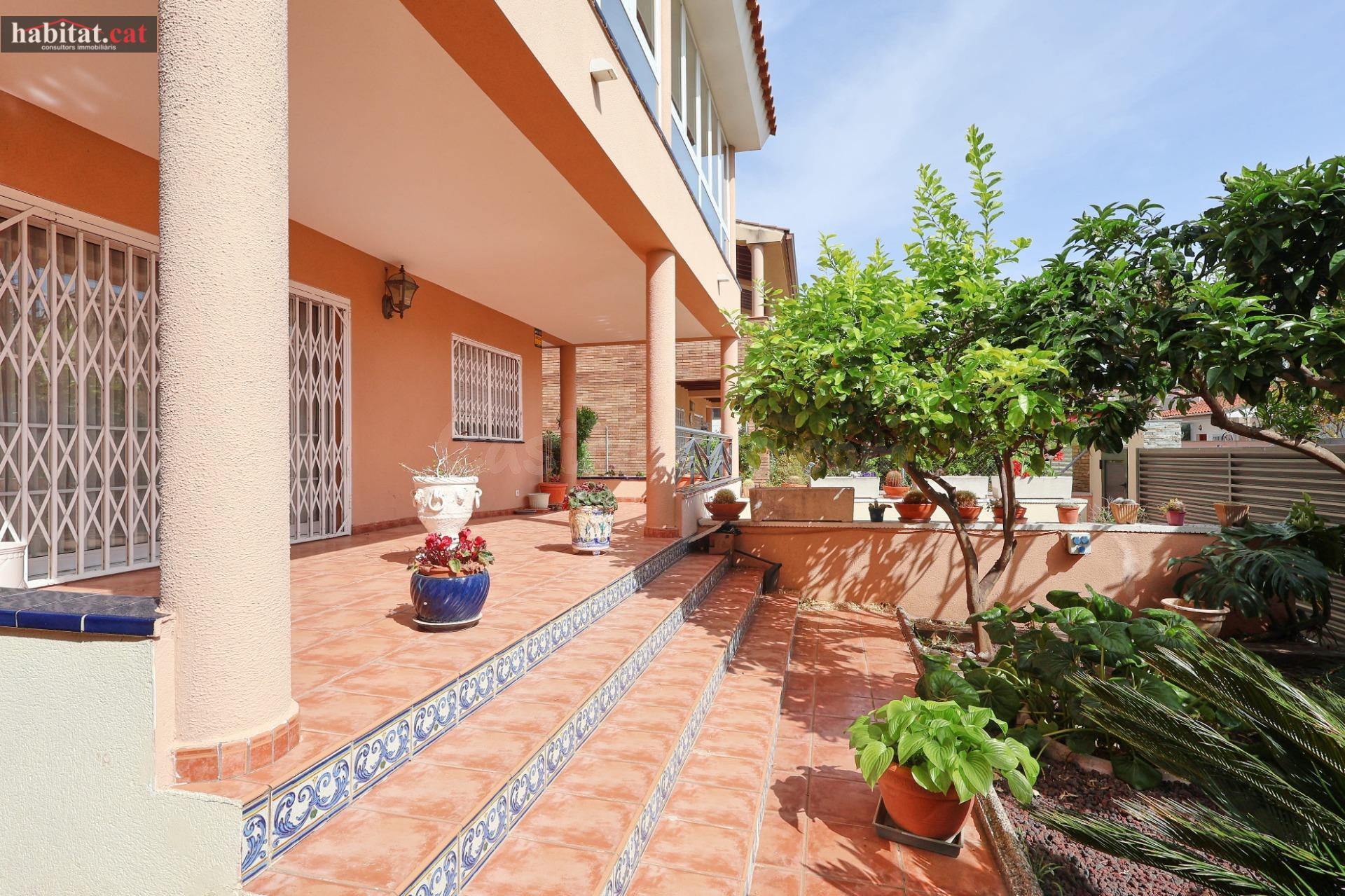 CASA INDIVIDUAL EN LA COLLADA
