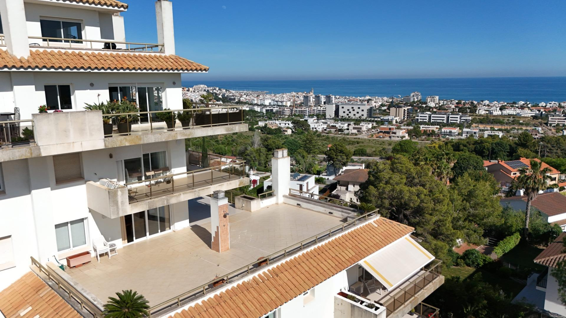 PISO EXCLUSIVO CON VISTAS AL MAR - SITGES, SANTA BÁRBARA