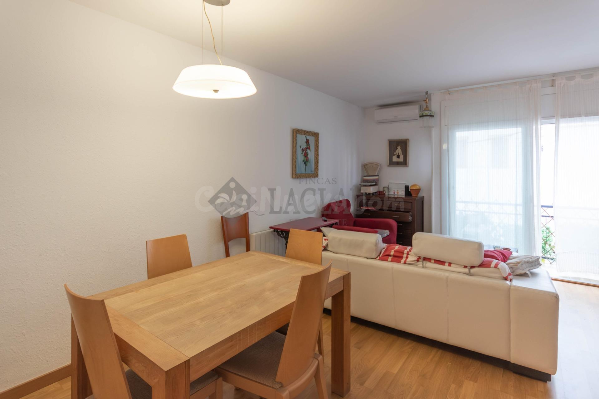 en venta, planta baja con balcón,dos dormitorios y patio en  - foto 2