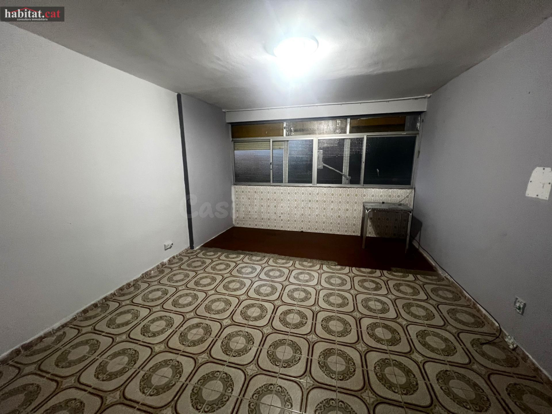PISO EN CAMPS BLANCS - SANT BOI DE LLOBREGAT