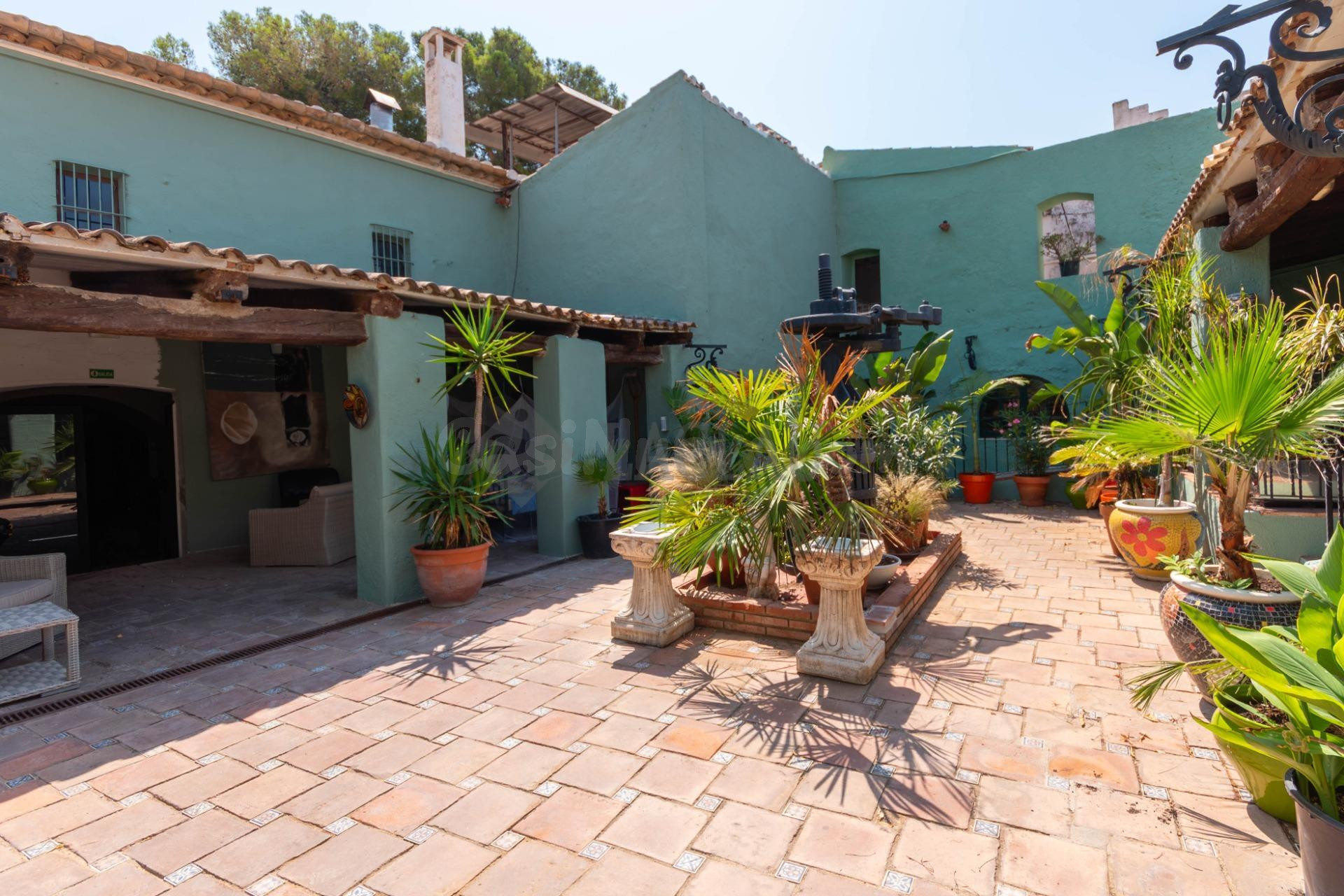 Descubre esta masía con historia y enorme potencial en Cunit - foto 5