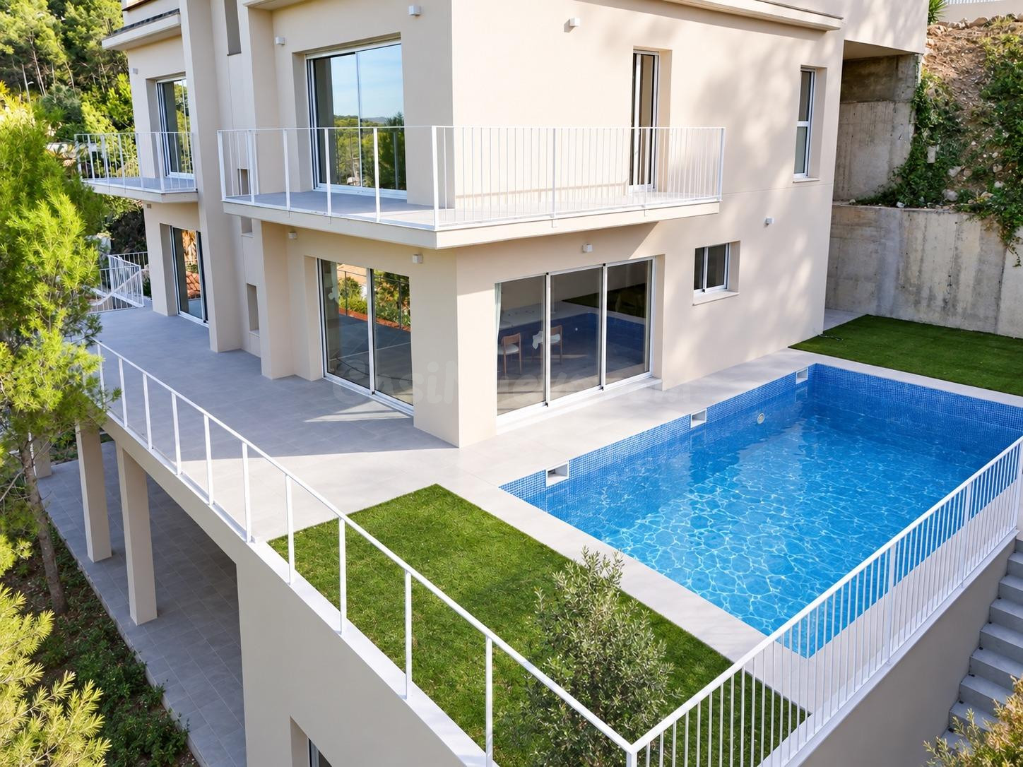 EXCLUSIVA CASA DE 443 m2 EN OLIVELLA, CON PISCINA, ASCENSOR  - foto 2