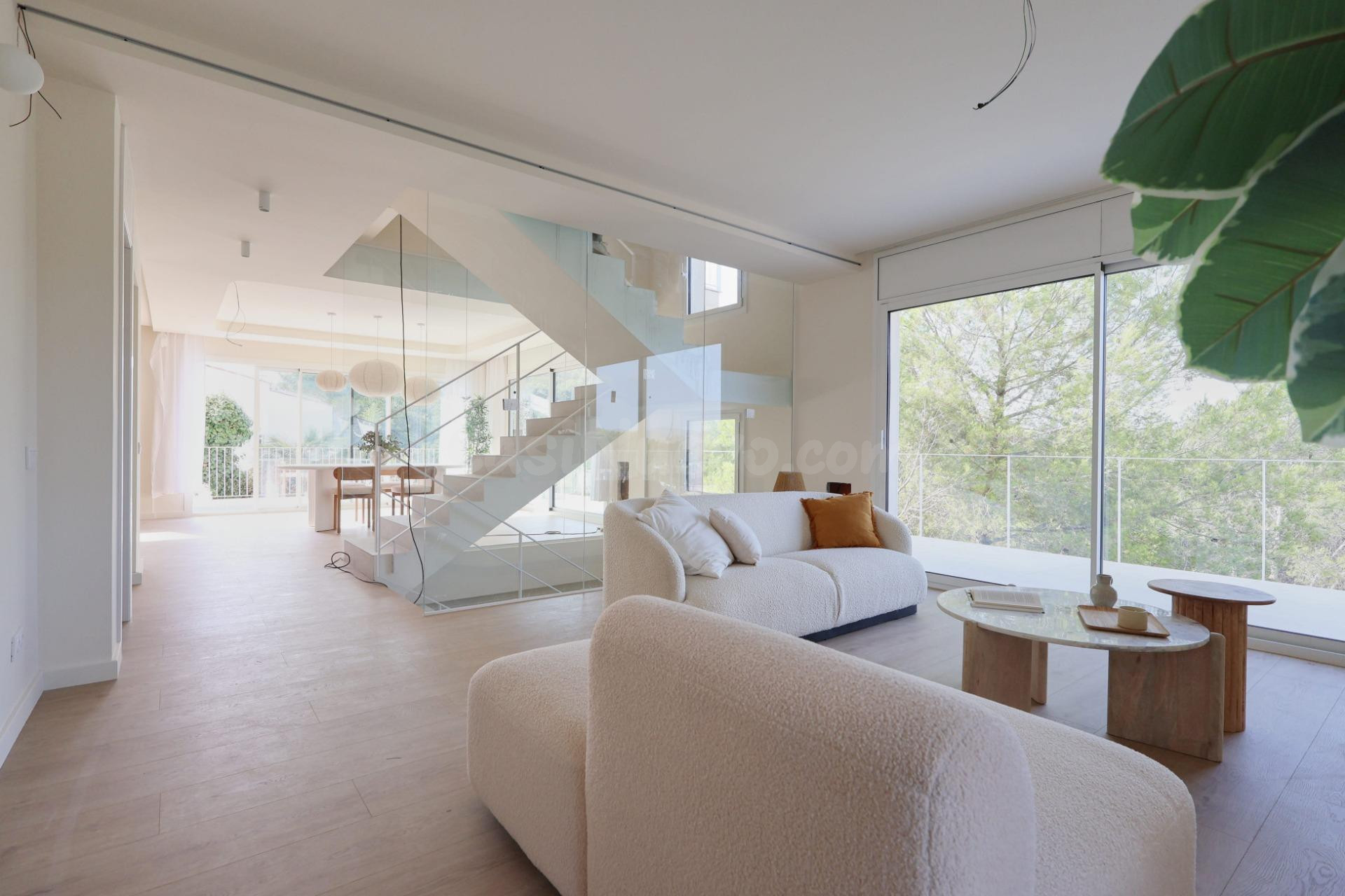 EXCLUSIVA CASA DE 443 m2 EN OLIVELLA, CON PISCINA, ASCENSOR  - foto 4