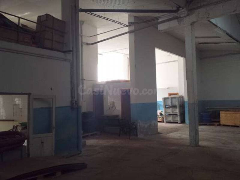 Local comercial muy grande en Santoña