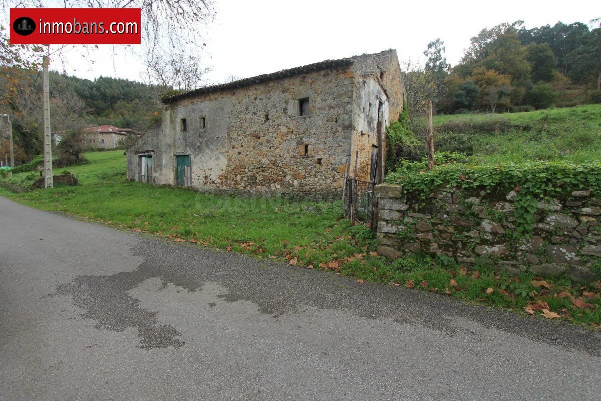 CASA DE PUEBLO CON TERRENO RUSTICO AGRARIO