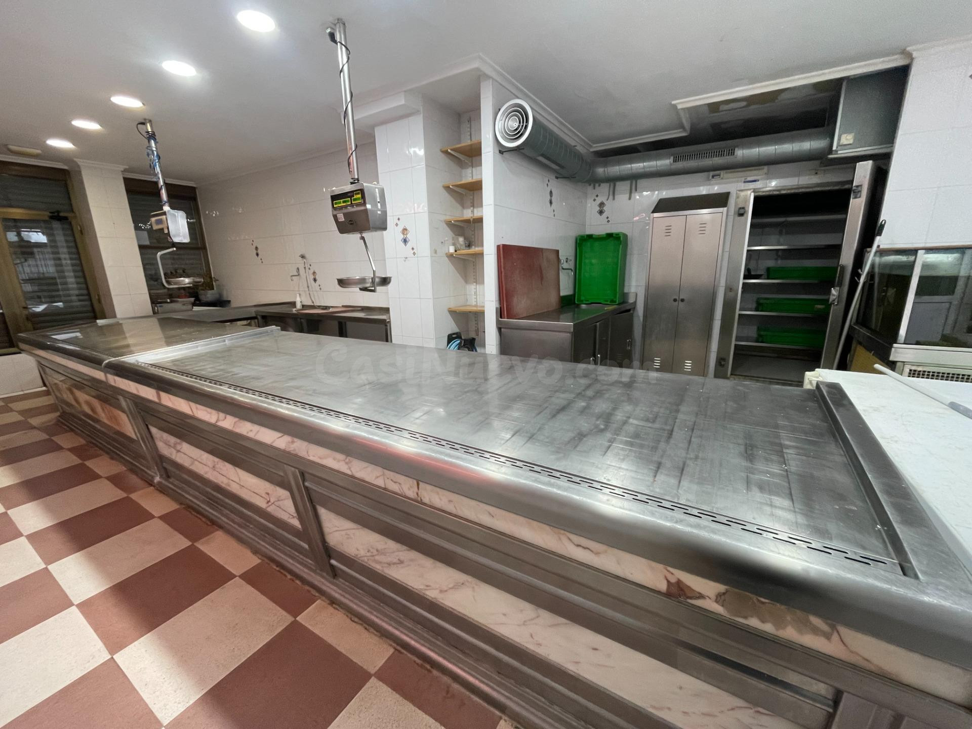 Venta local comercial equipado para pescadería + Furgón isot - foto 3