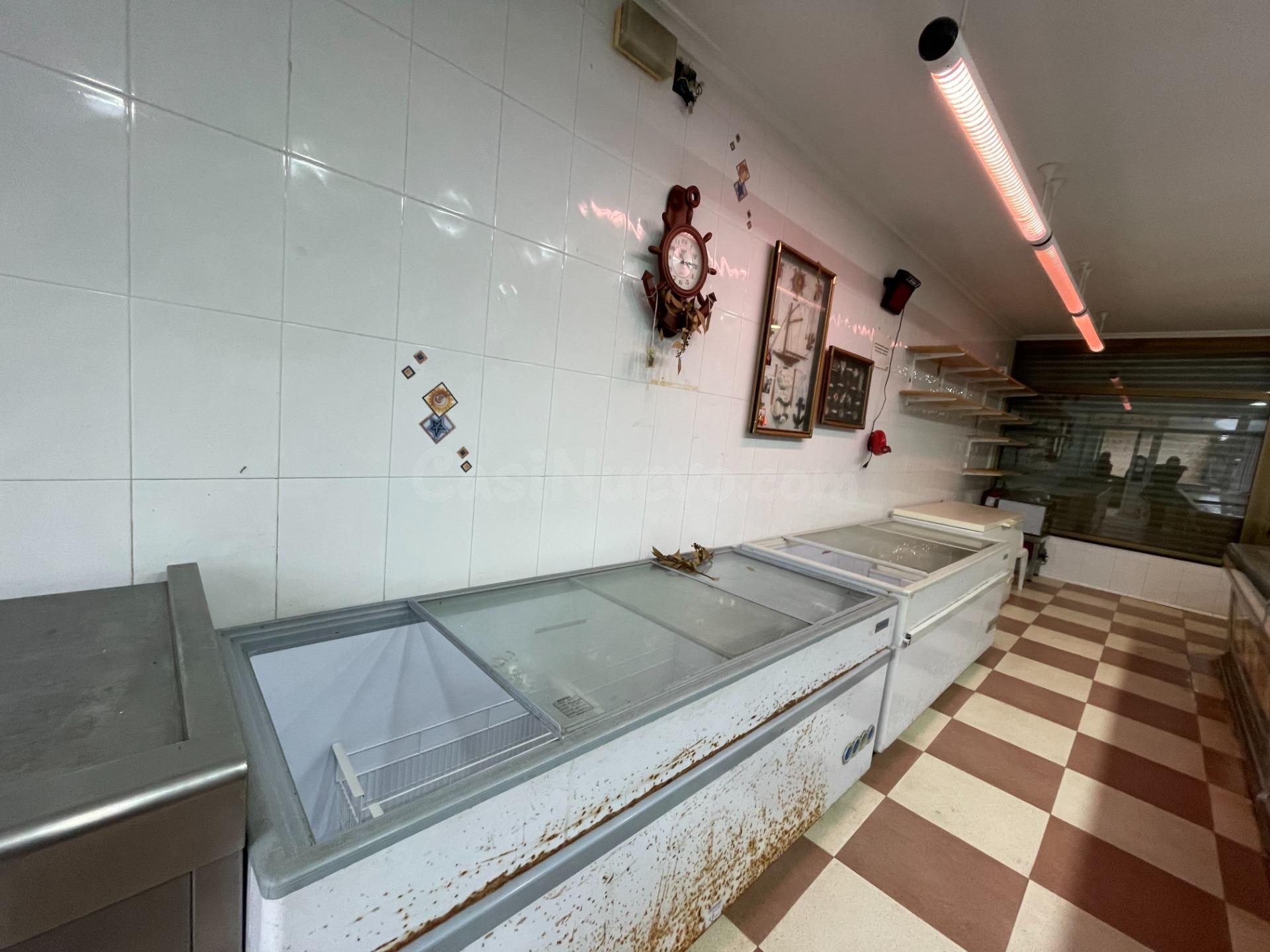 Venta local comercial equipado para pescadería + Furgón isot - foto 4