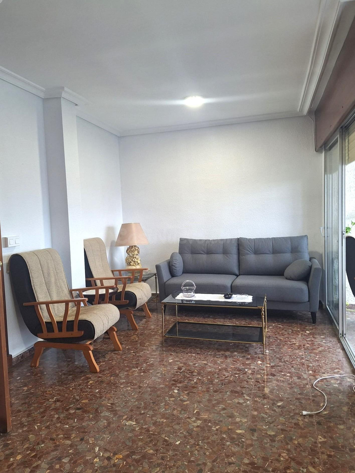 Alquiler de piso en Juan XXIII junto a tranvía - foto 4